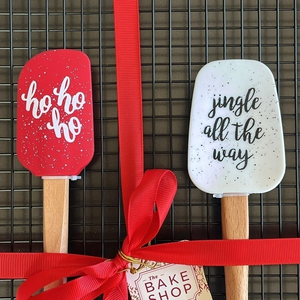 Brand New The Bake Shop 4-Piece Baking Set Christmas Cookie Sheet Pan Spatula